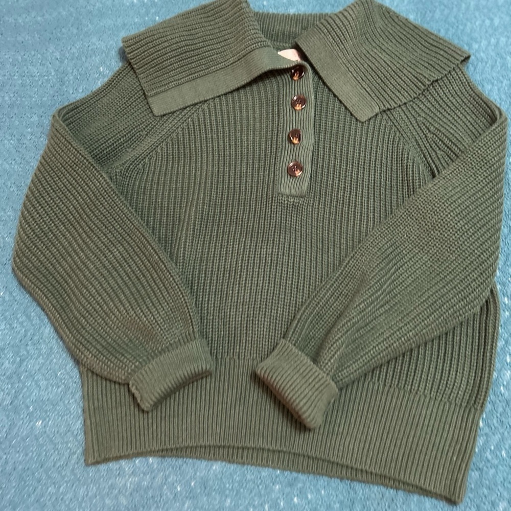 Loft Women’s Green Sweater with a Sailor Collar 

Size L

#1817
